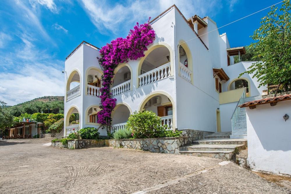 Dionysos Apartments Апраос Экстерьер фото