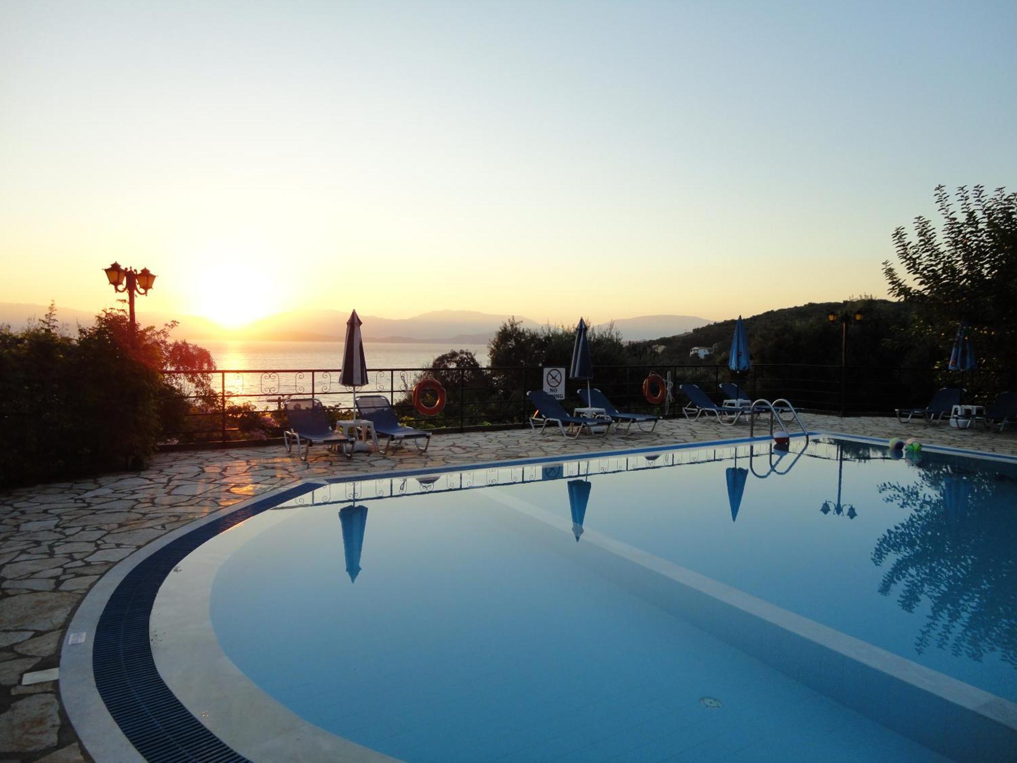 Dionysos Apartments Апраос Экстерьер фото