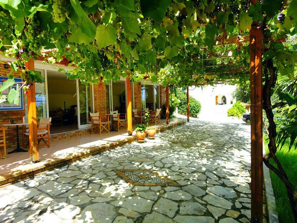 Dionysos Apartments Апраос Экстерьер фото