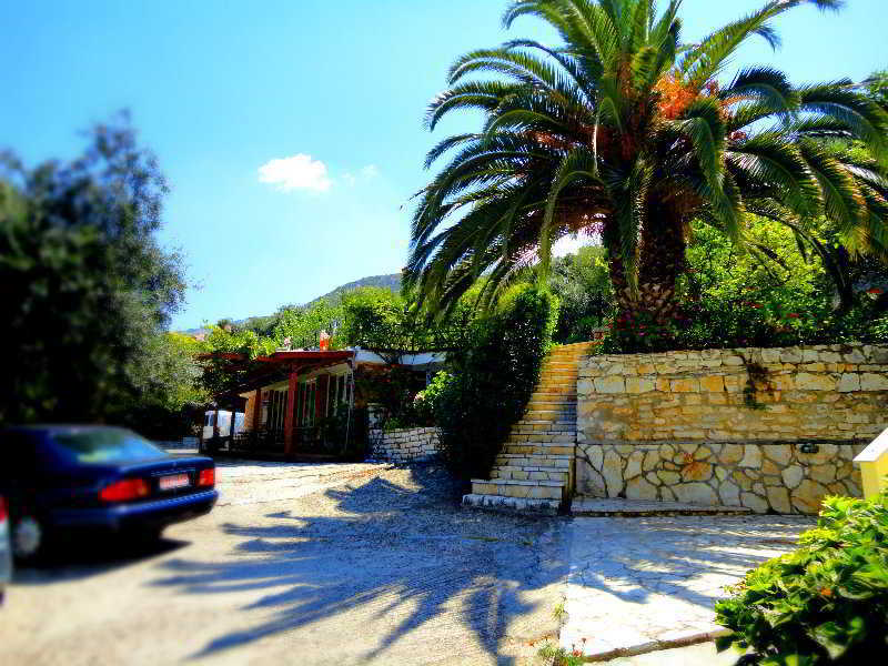 Dionysos Apartments Апраос Экстерьер фото